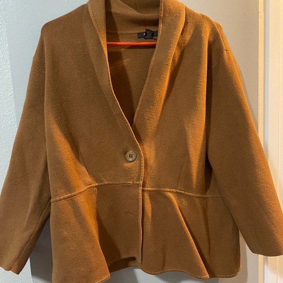 New blazer never worn! - Picture 2 of 2